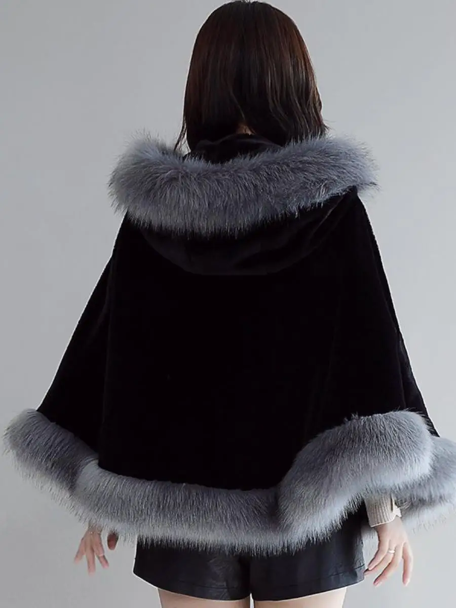 เสื้อคลุมขนเฟอร์เทียมสำหรับผู้หญิง สไตล์อินเทรนด์สำหรับฤดูใบไม้ร่วงและฤดูหนาว ทรงคลุมไหล่ กระชับรูปร่าง ให้ความอบอุ่น แฟชั่นทันสมัย ไซส์ฟรี ทรงไม่สมมาตร