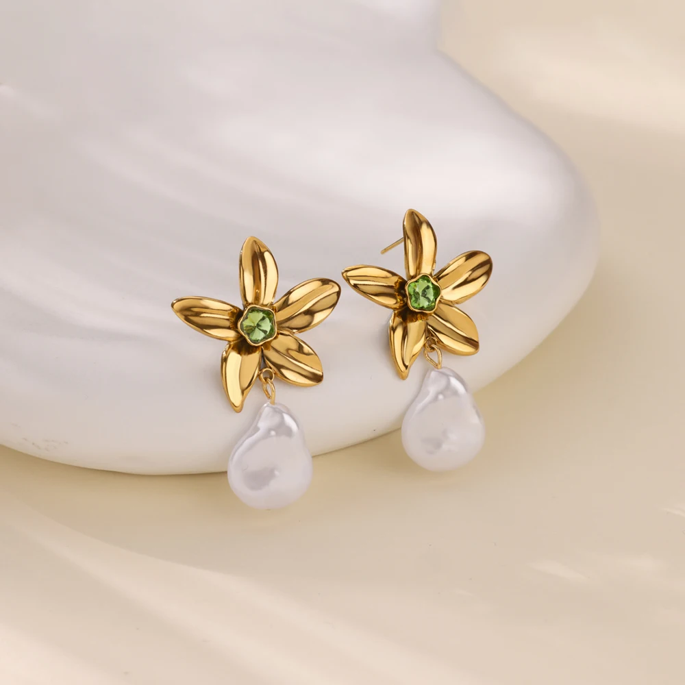 Envío Gratis, pendiente de gota de flor de perla de imitación para mujer, pendiente Piercing de acero inoxidable, joyería de boda de circón de moda
