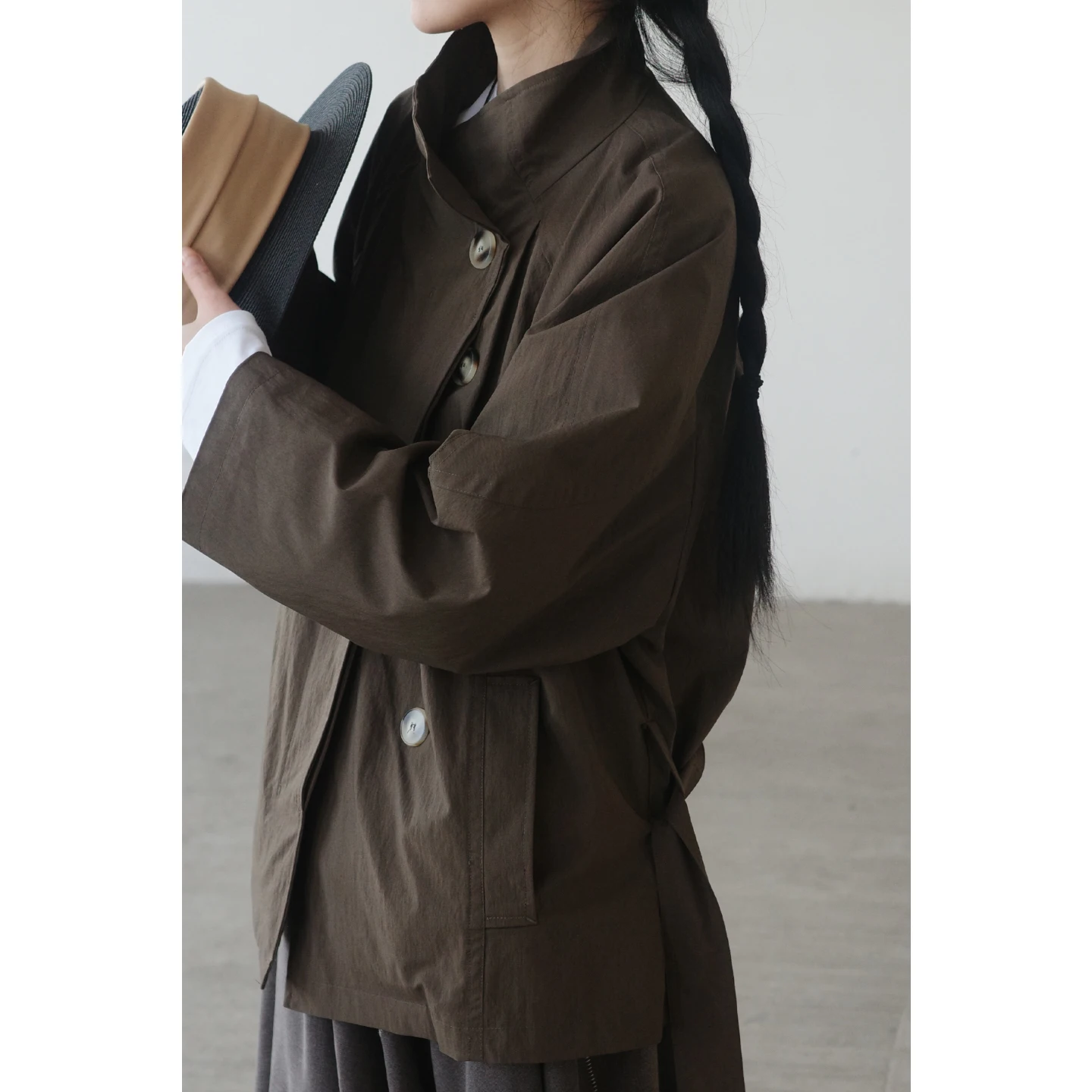 

Классический простой однокнопочный жакет с эффектом бумажной ткани, свободного кроя, для повседневной носки, в стиле кэжуал, женский, из полиэстера.