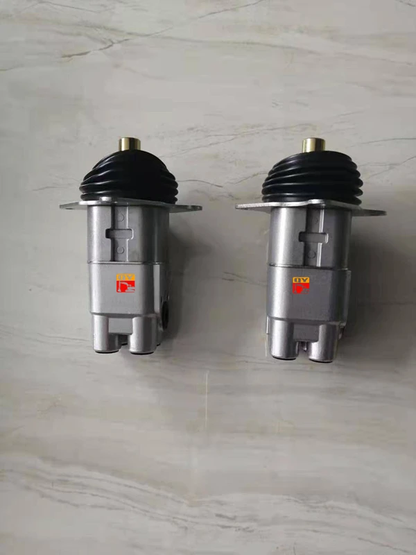 JINING QIANYU Hot Sale D155AX-3 Bulldozer Pilot Valve 702-16-01451