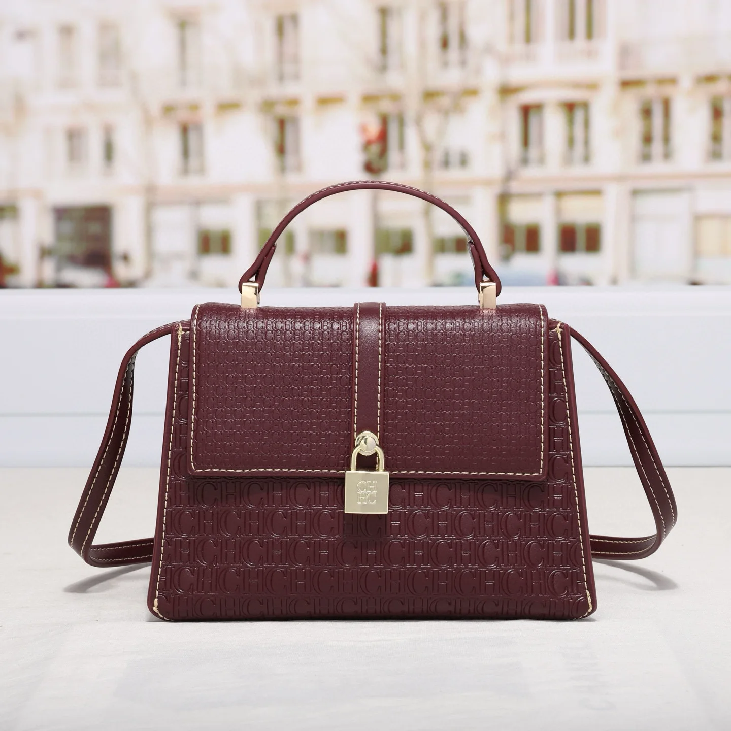 

Light Luxury Carolina Herrera Brand Fashion Versatile Tote Bag Classic Embossed Design Niche Luxury Vintage Crossbody Square Bag