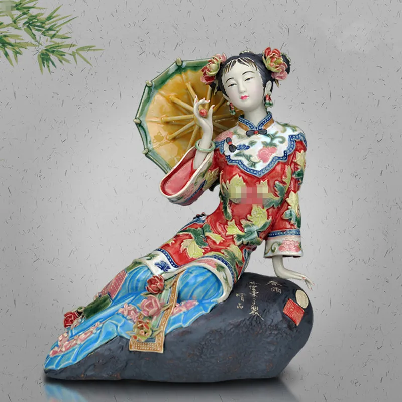 La Donna Dipinta: Arte, Storia e Bellezza in Ceramica