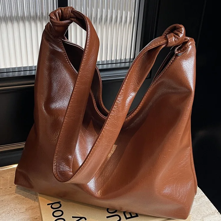 

Retro commuter advanced sense big bag women new autumn and winter fashion all-in-one Tote bag large capacity shoulder bag