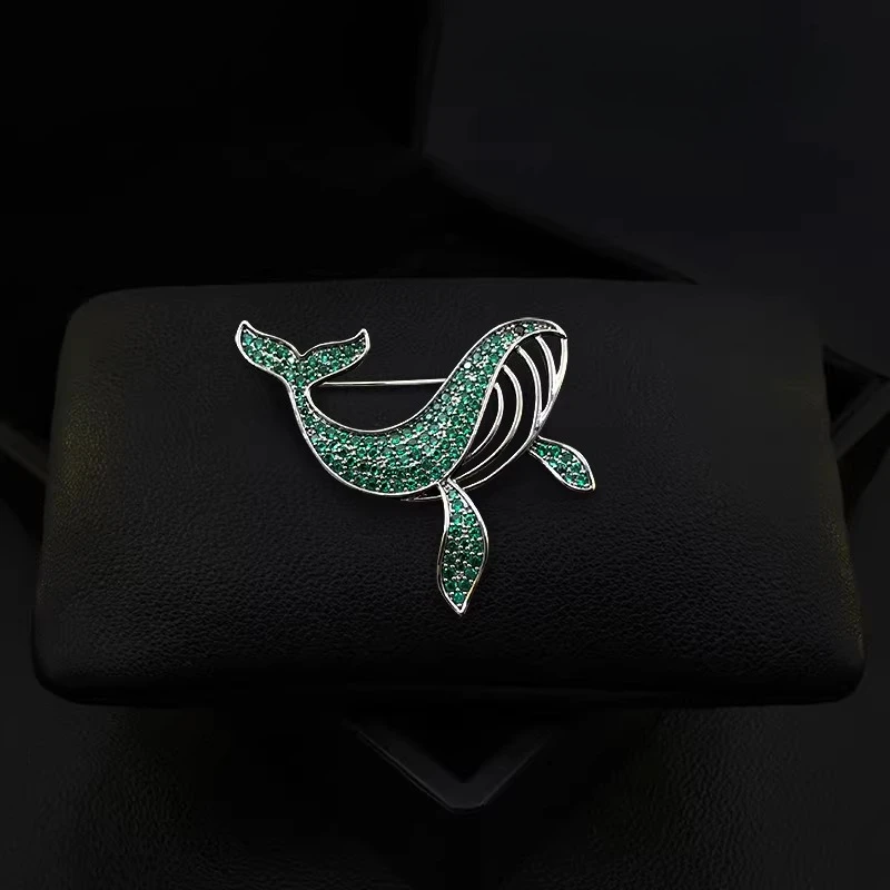 Retro Blue Whale Fish Rhinestone Brooch For Women Luxury Sparkling Lapel Pin Suit Accessory Elegant All-Match Party Gifts 1830