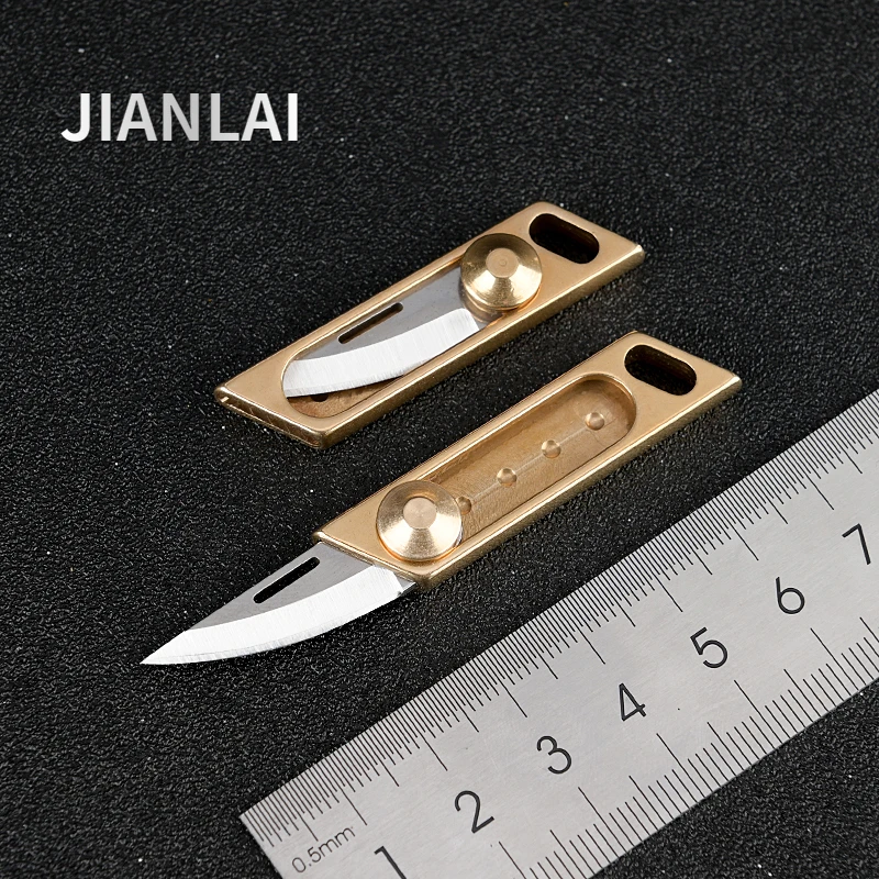 

Mini Brass Small Push Knife Keychain Pocket Multifunctional 7Crt Steel Blade Cutting Machine Gift Outdoor Self Defense