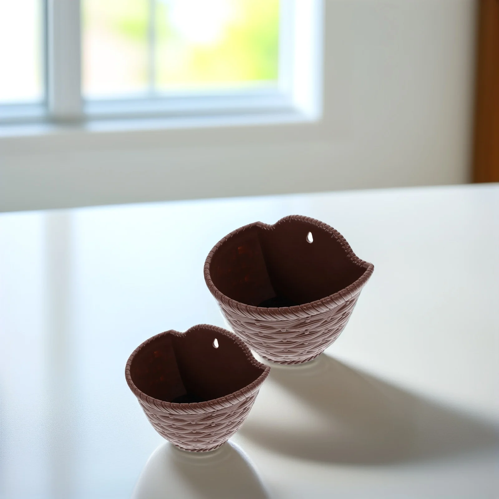 

2pcs Hanging Wall Flower Pot Durable Plastic Balcony Garden Planter Suitable Decor Plant Holder Yard Vase