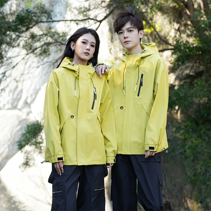 

New Breathable Waterproof Jacket for Men, Fashionable Outdoor Gear for Hiking & Mountain Climbing, Lightweight & Stylish,