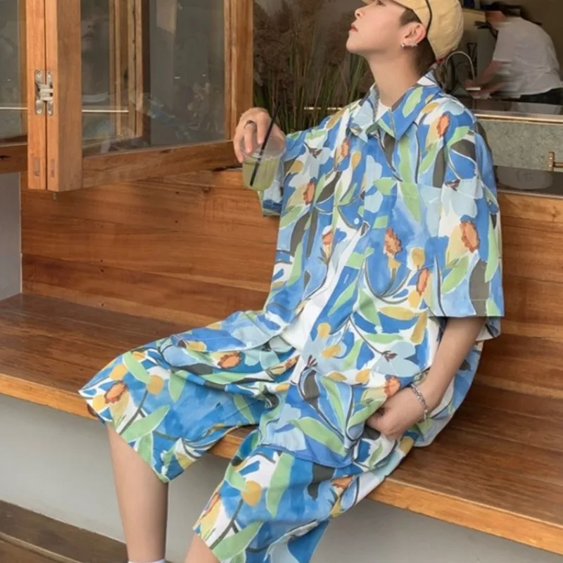 

Men's Retro HK Style Ice Silk Floral Short Sleeve Shirt Hawaiian Vacation Beach Casual Outfit Set Summer Wear