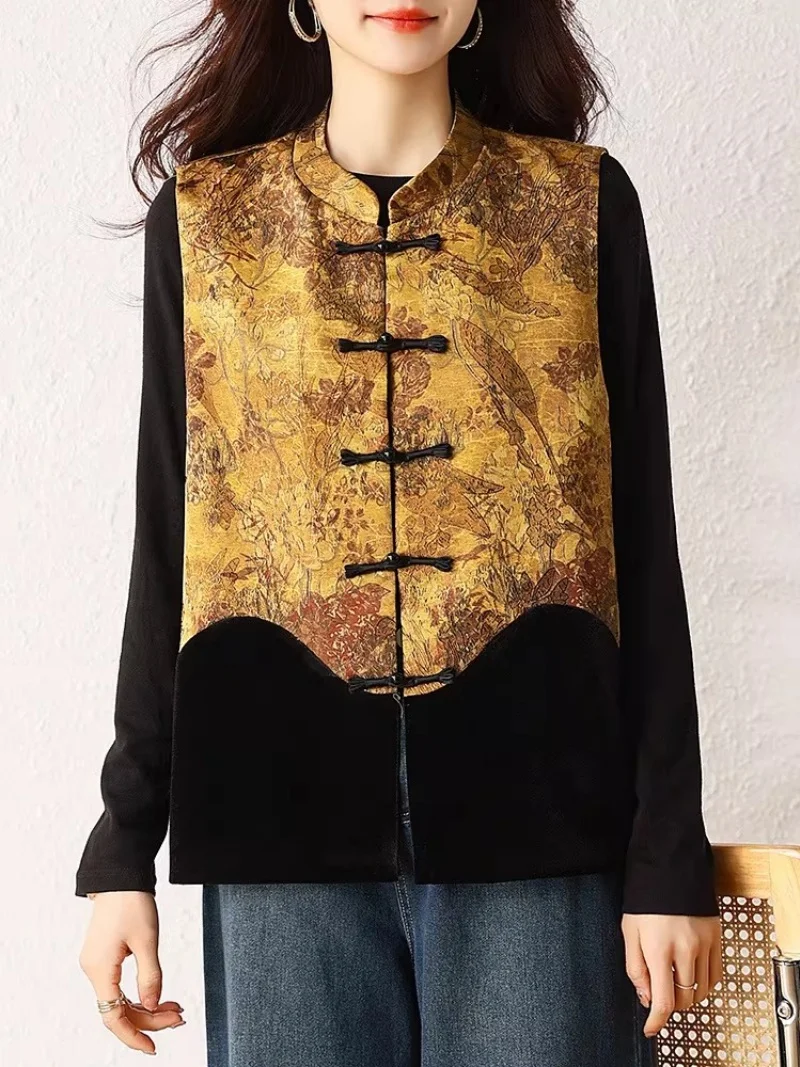 

2026 New Chinese Retro Stand Collar Vest Women's Sleeveless Pan Buckle Slimming Tank Top Coat for Mom j432