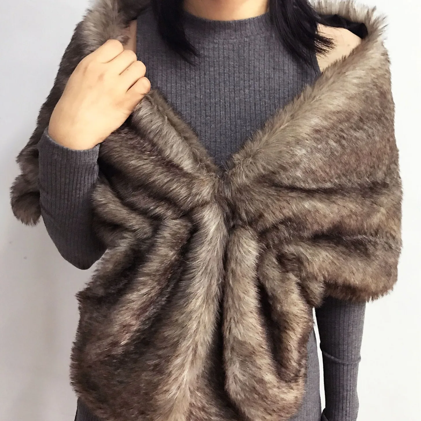 

Stylish faux fur shawl For Wowen keep Warm In Winter