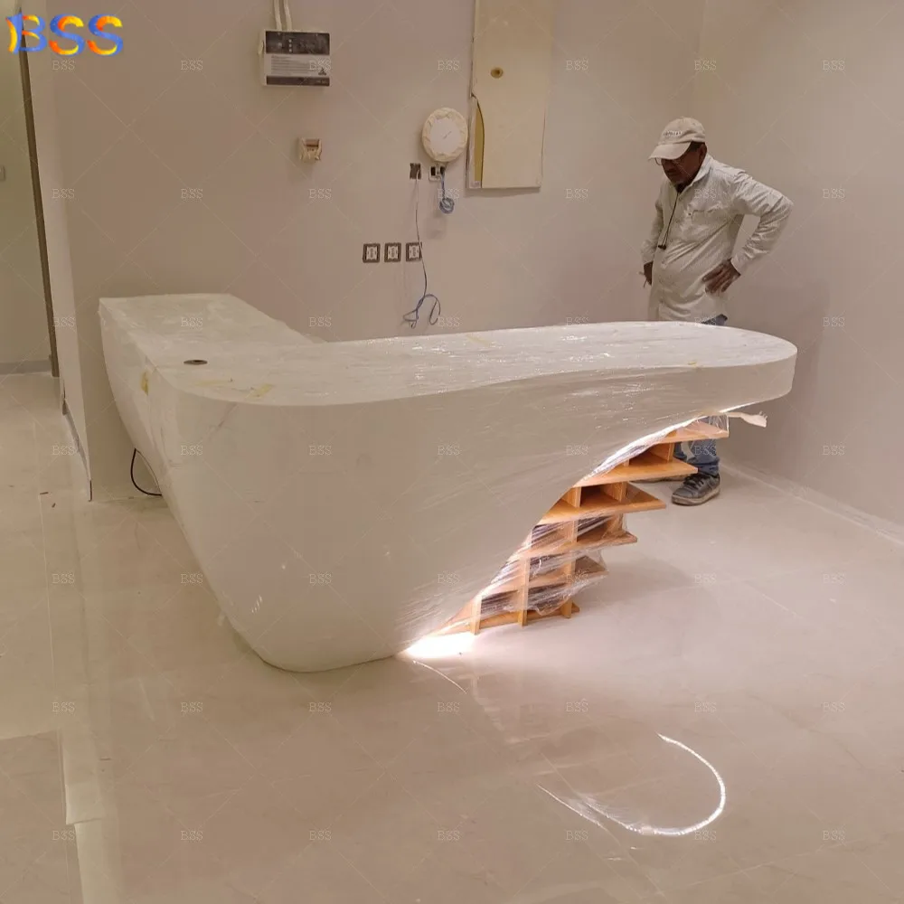 

Дизайн стойки ресепшн для медицинских учреждений: современная L-образная стойка из Corian для медсестринской станции, небольшая стойка ресепшн.