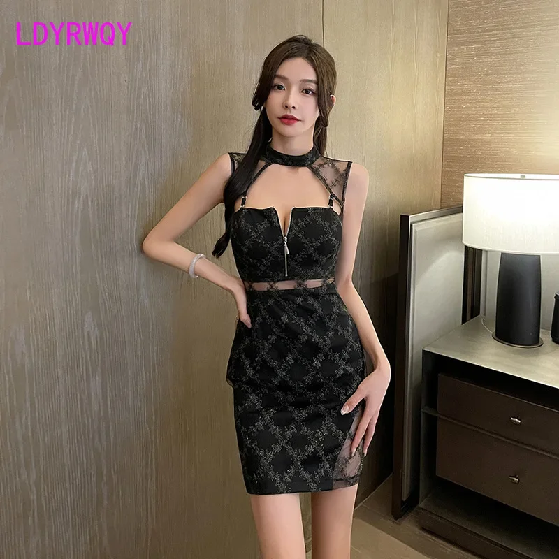 2023 New Sexy Lace Hollow Out Hip Wrap Women\'s Temperament Night Tight Dress