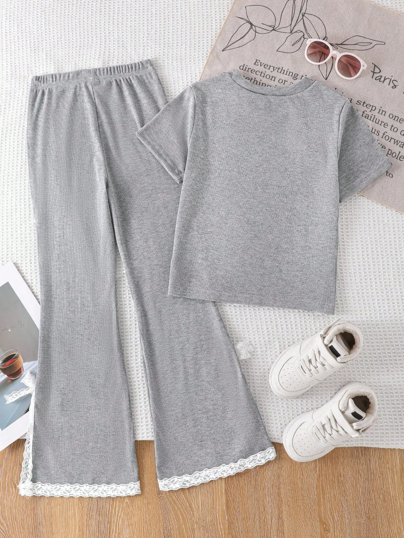 Summer Girls' Two-Piece Set: Grey Short-Sleeve Top with Bow Decor & Matching Grey Long Bottoms
