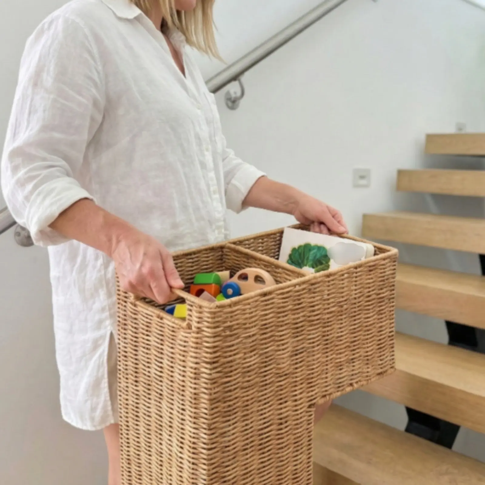Wicker Stair Basket Handwoven Stair Step Storage Basket Staircase Storage Bin Easy to Carry Lightweight for Stairs