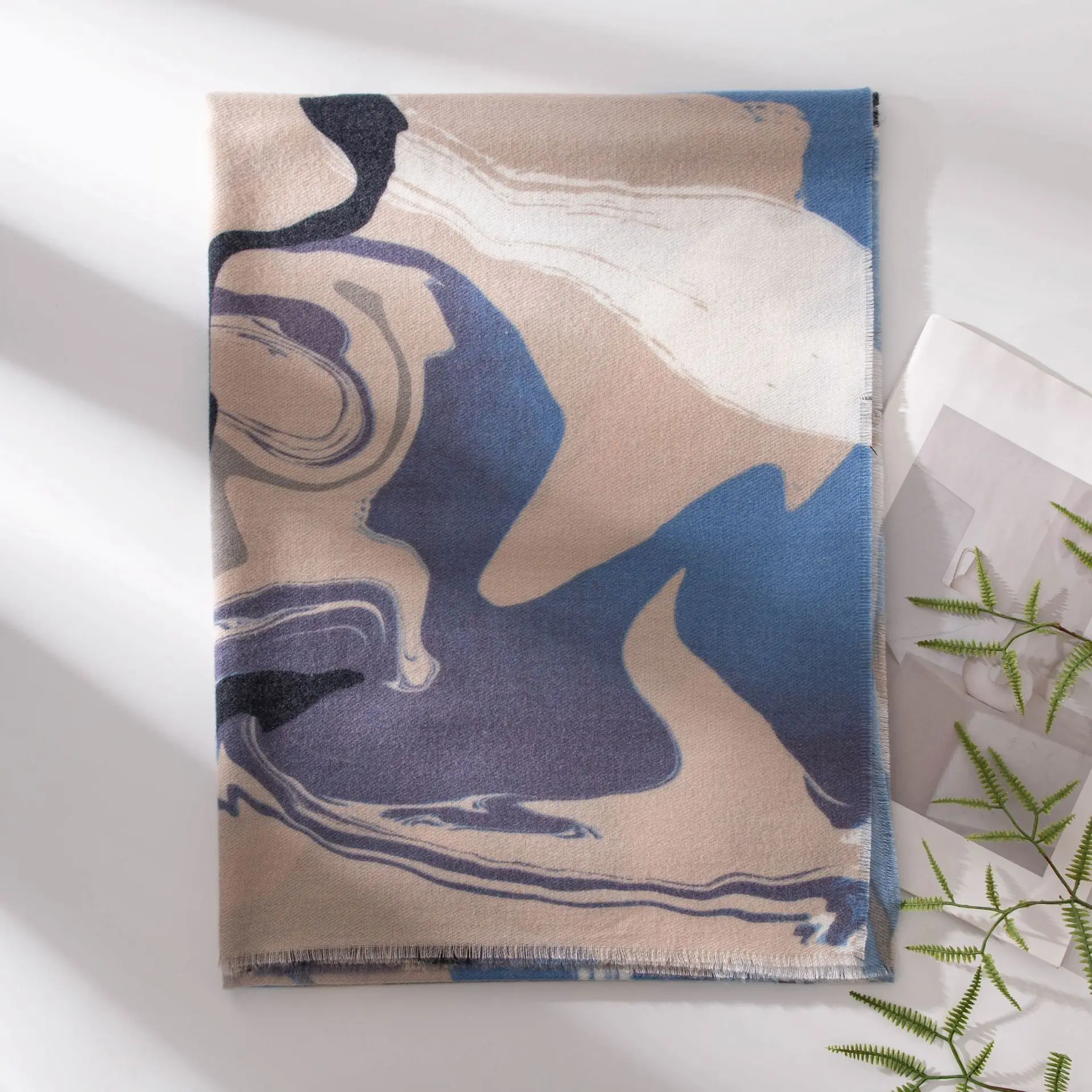 

Fresh, Elegant, Fashionable Commuting Scarf, Neck Protection, Cold Prevention, High-end Feeling, Winter Warmth, Luxurious Shawl