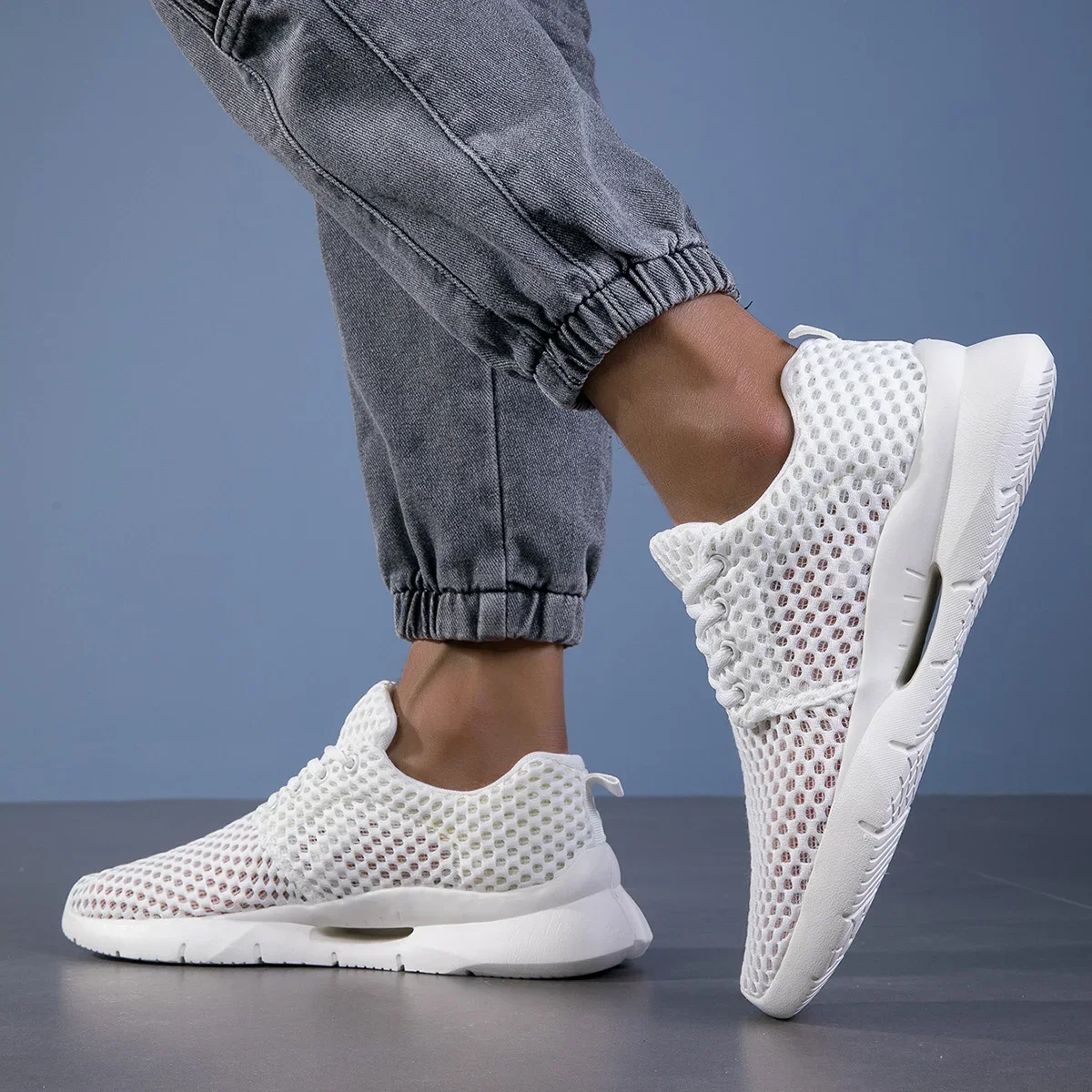 

New White Mesh Shoes for Men Breathable Summer Lightweight Hiking Comfortable Casual Shoes Black Slip-On Driving Male Loafers