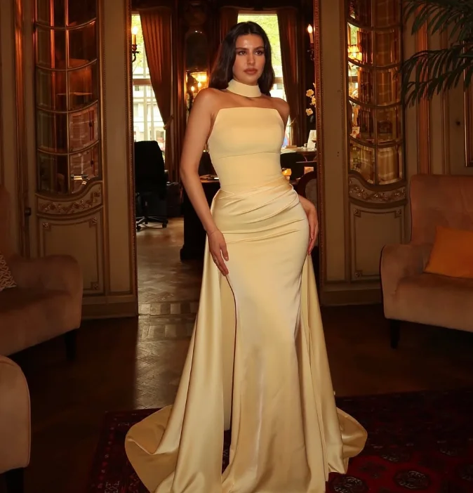 Personnalisé de haute qualité sans manches sans bretelles dos nu fermeture éclair jaune longueur de plancher Court Train a-ligne femmes soirée فساتmavera