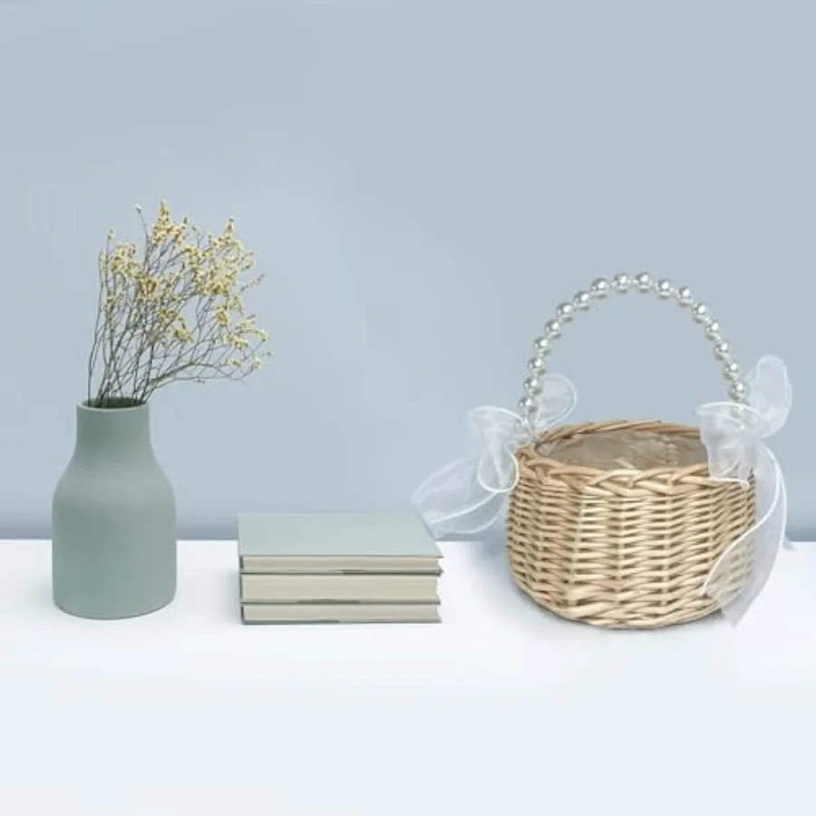 مجموعة سلة فتاة الزهور مكونة من 2 سلة زهور صغيرة منسوجة يدويًا مع مقبض لؤلؤي وبطانة بلاستيكية على شكل فيونكة لفتاة الزهور والفئران الخوص