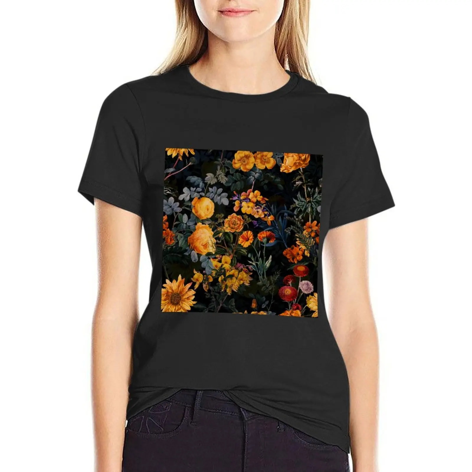 

Vintage Golden Botanical Night Garden T-Shirt customizeds anime spring clothes Women 2024