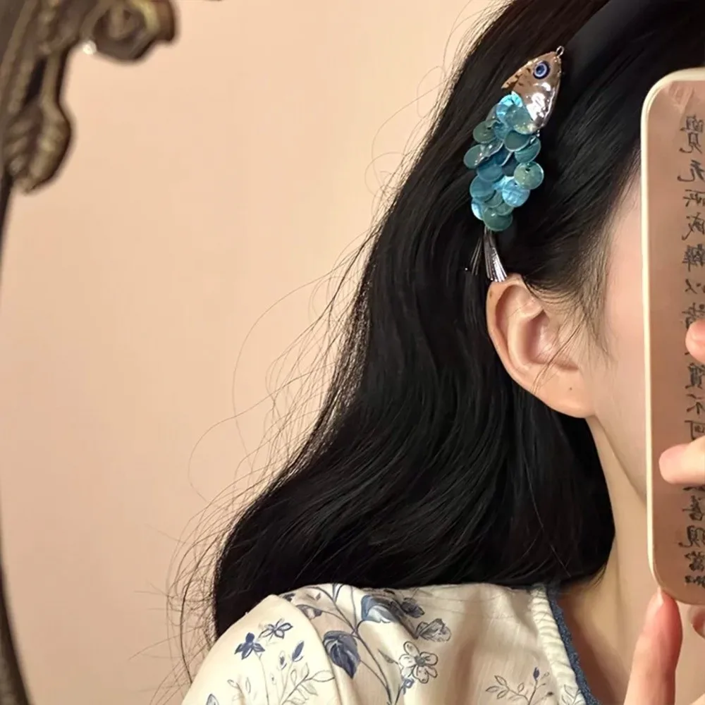 Creative Vintage Koi Fish Hairband Unique Minimalist Sequin Headband All-match Delicate Faux Shell Headband Fashion Accessory view 3