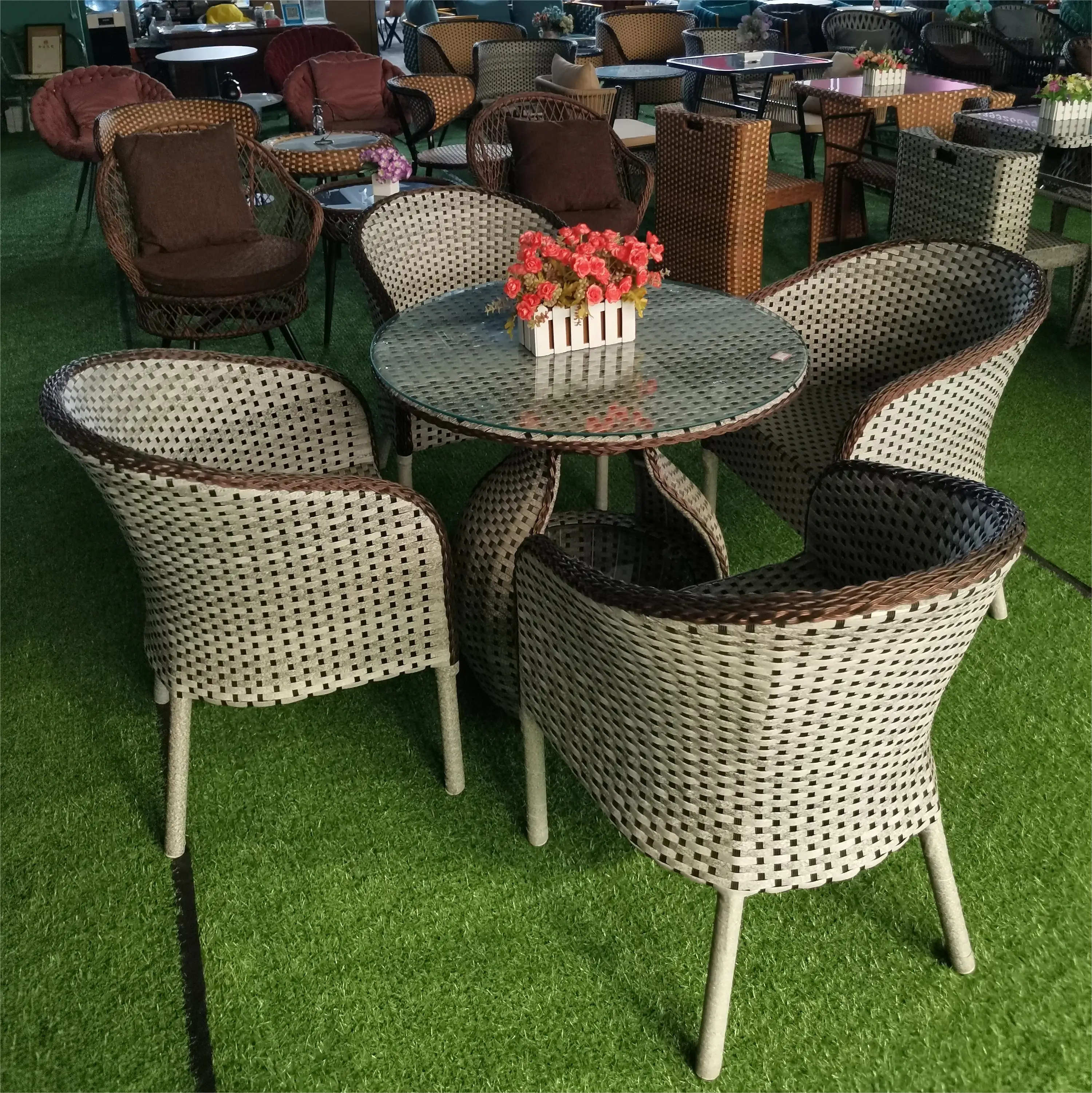 Factory Directly Wholesale Modern Luxury Vintage Loft Style Outdoor And Indoor Coffee Garden Restaurant Dinning Chair