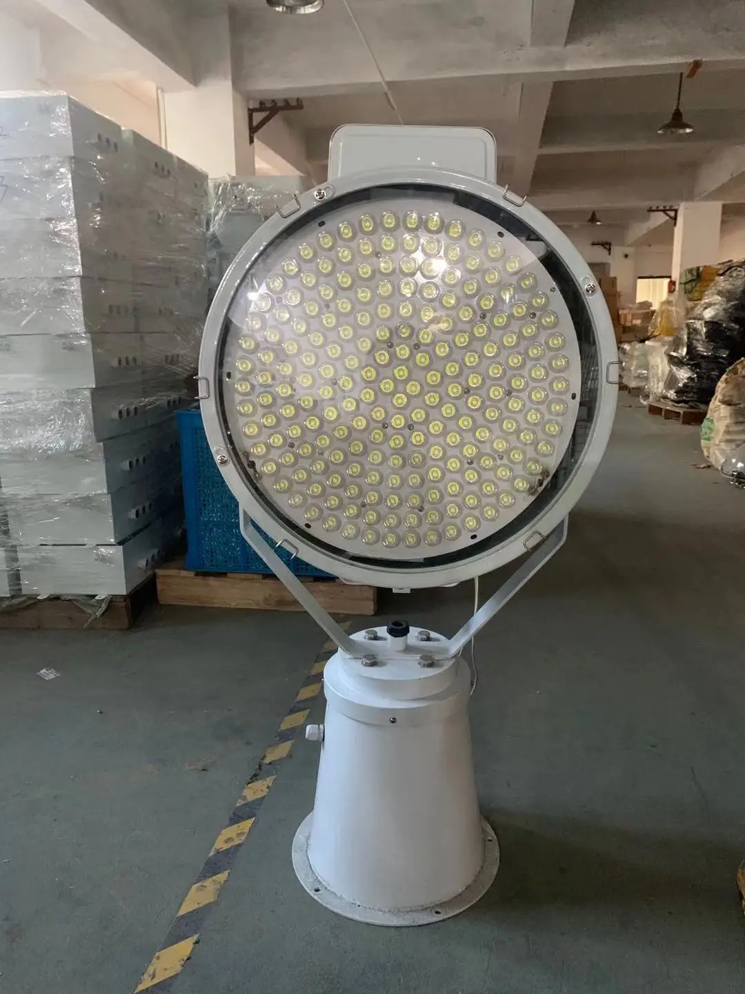 IP56 TZ1-L 300W Marine LED Searchlight for Night Navigation Steel Material Weatherproof