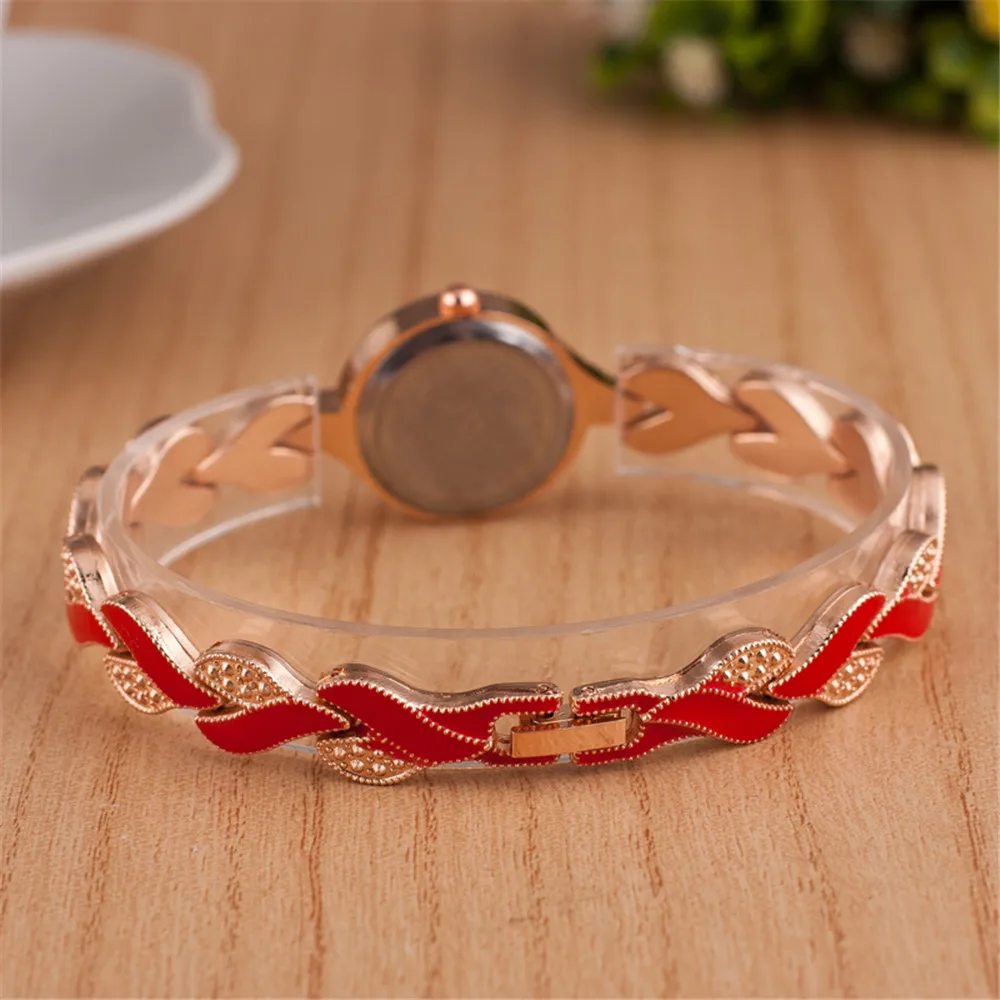 5pcs Set Watch For Women Watches 2023 Fashion Versatile Women\'s Love Watch Band Rhinestone Set Diamond British Wristwatch