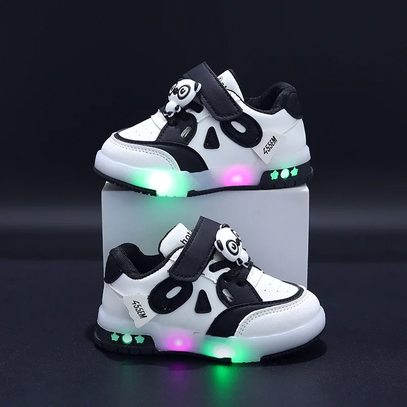 Kids Glowing Light Sports Sneakers Children\'s Casual Cartoon LED Shoes Children\'s Low-top Board Shoes Girls Shiny Light Sneakers