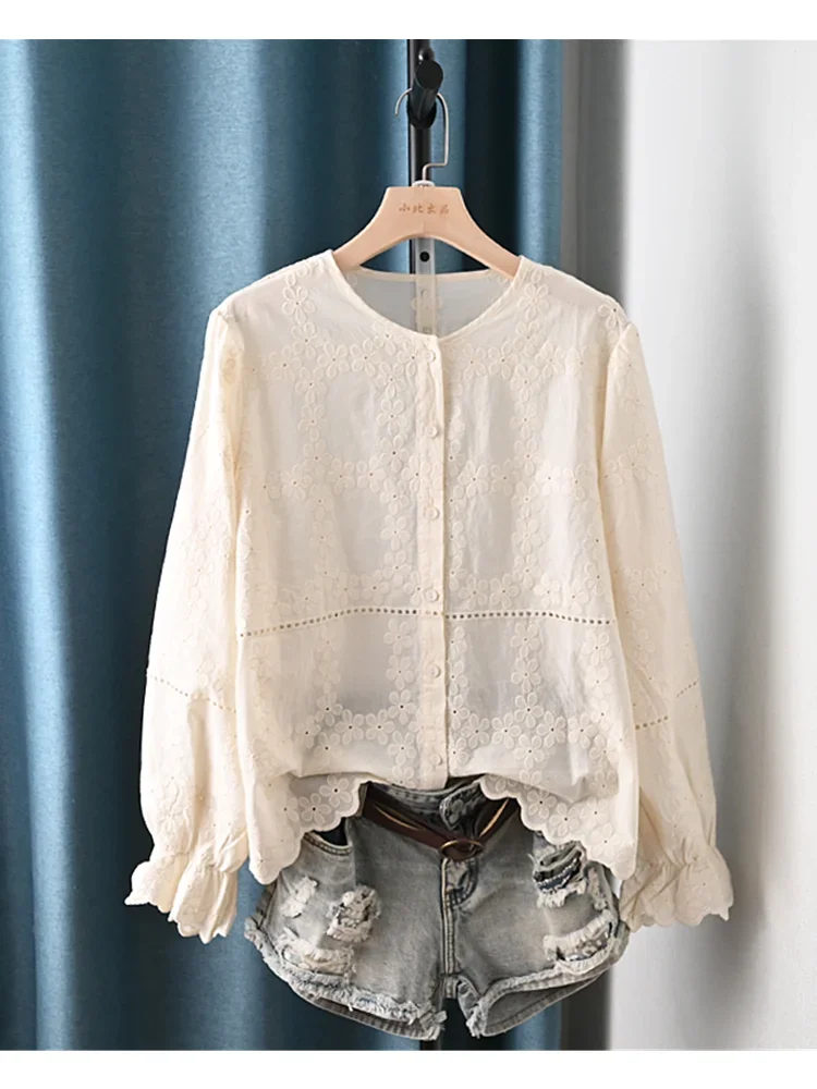 Unique Surface Daisy Flowers Embroidery Single Breasted  Cotton Shirt Blouse Vintage Design Top