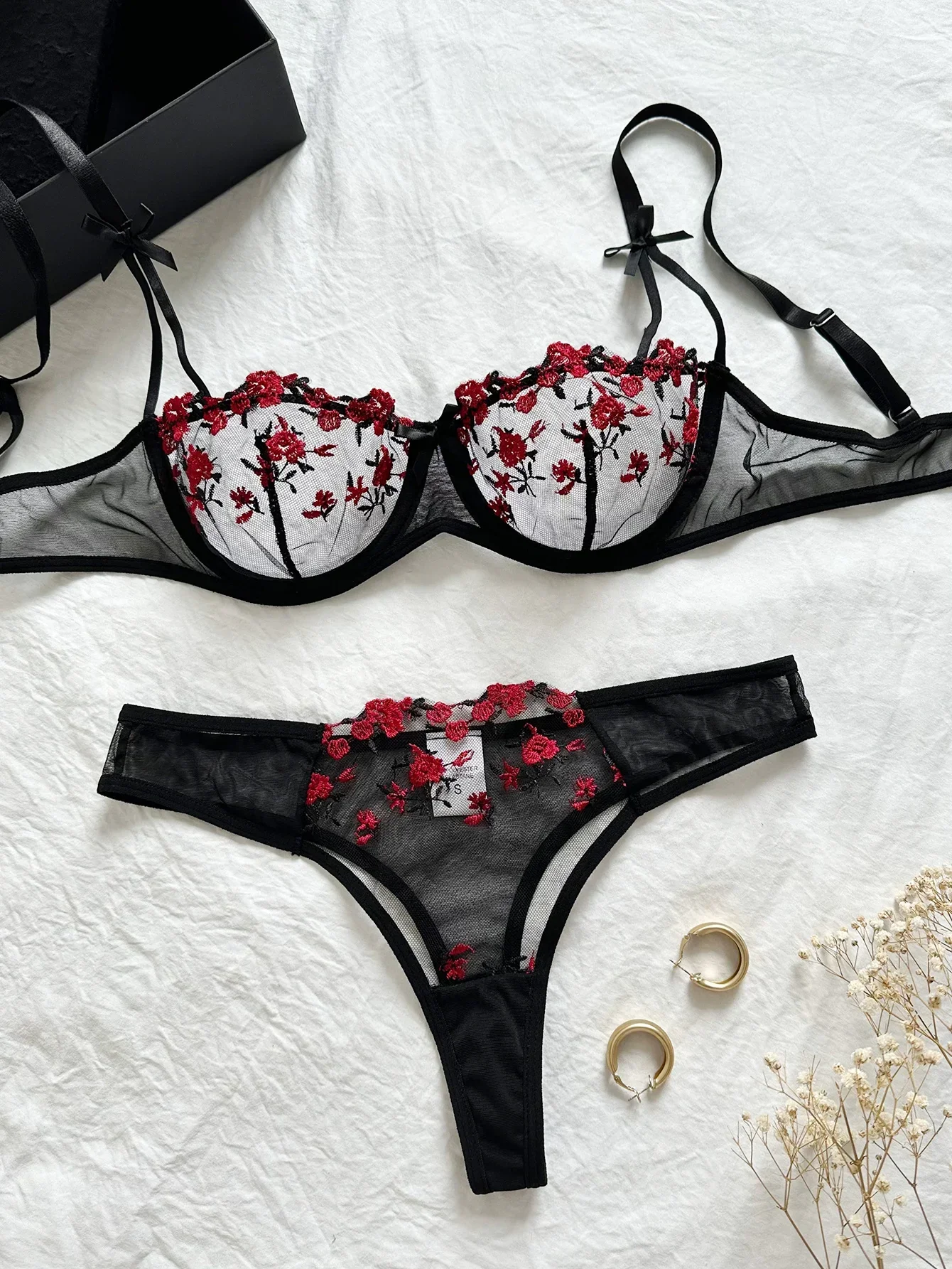 Night Beautiful Sexy Women 2 Piece floral Embroidery Underwear Sexy Erotic lingerie underwear Set