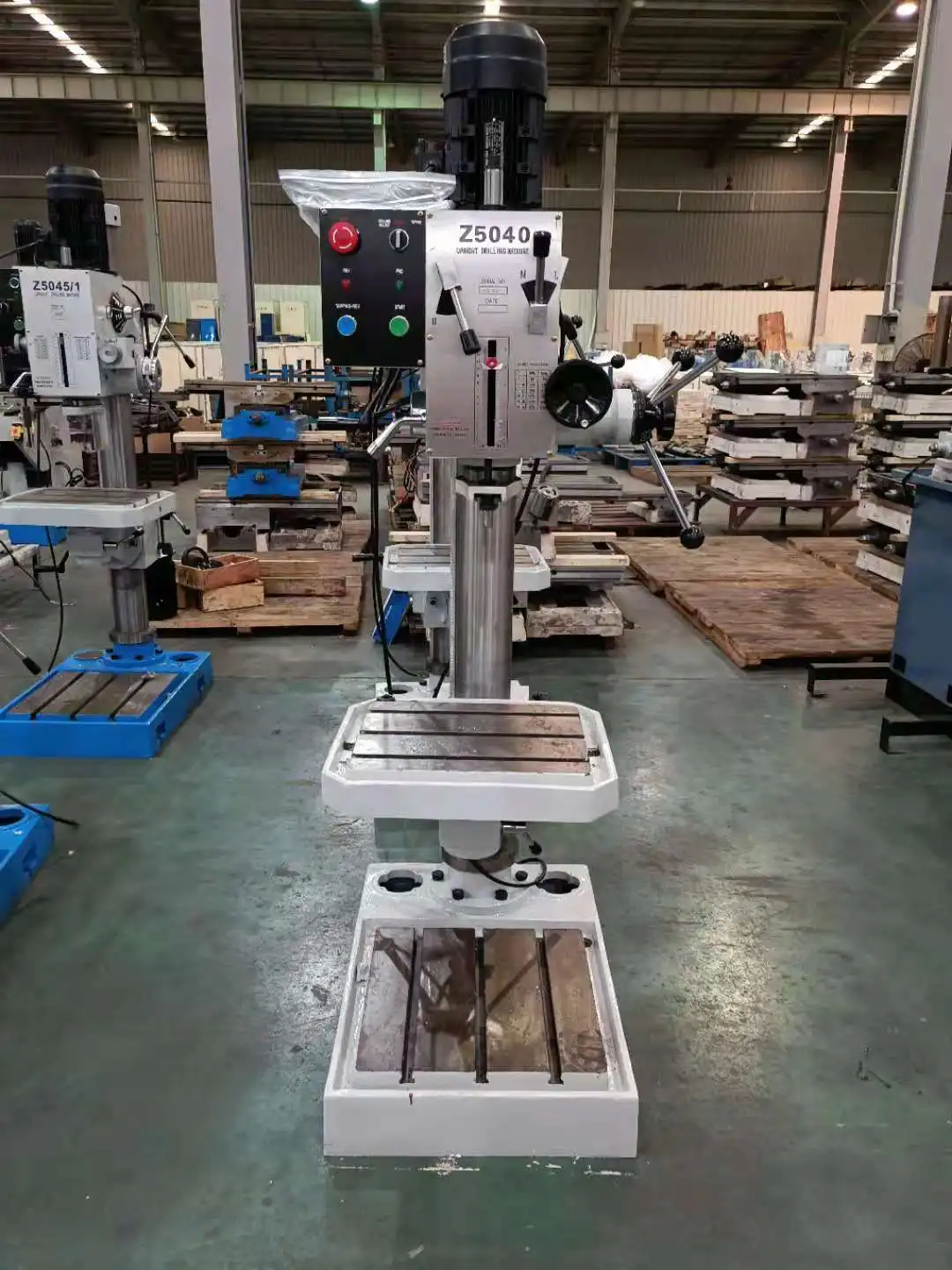 New Column Vertical Drilling Machine Z5040 Bench Drill Press 1.1KW Motor 40mm Max Drilling Capacity 1 Year Warranty