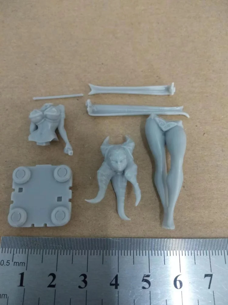 Een schattig meisje met een laserkort mes Nsfw DIY twee versies Resin Figures Model Kit 1/24 Schaal Ongeverfd Ongemonteerd 3D Speelgoed