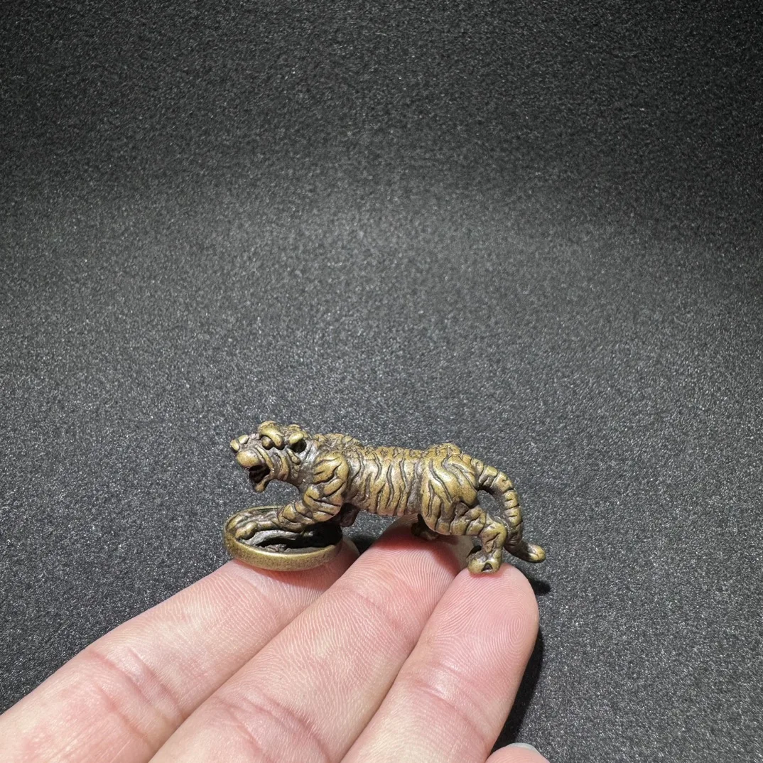 tiger Pocket pendant Money and wealth trinkets bronze Metal statue 5cm