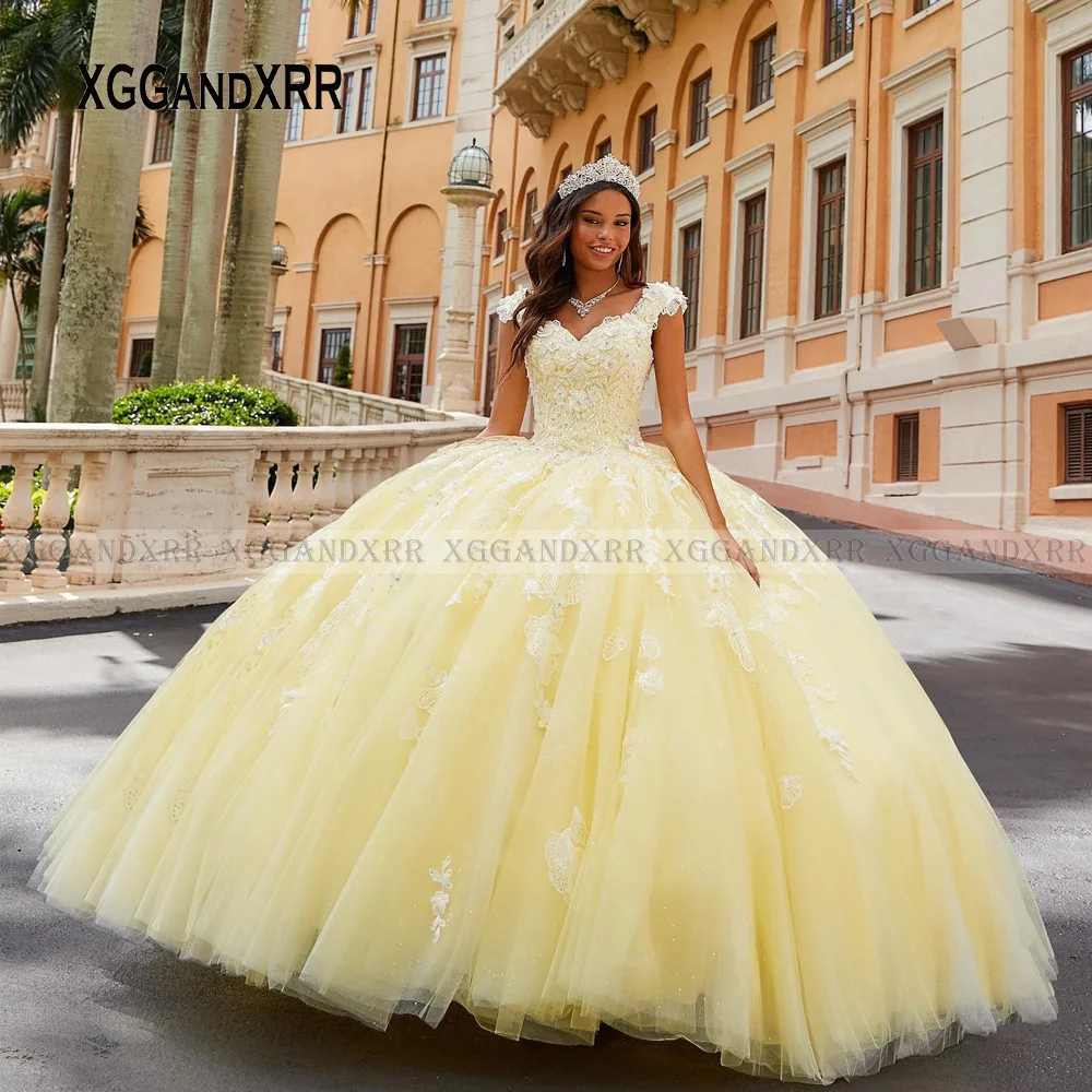 2025 Abiti Quinceanera gialli Abito da ballo Maniche ad aletta in pizzo Messicano Sweet15 16 Nuovo abito da festa Abiti Mis xv anni Compleanno
