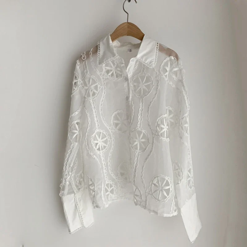 New Spring Long Sleeve White Blouse Women Sexy Hollow Out Floral Embroidery Female Shirt Tops Vintage Loose Casual Blouses 13369