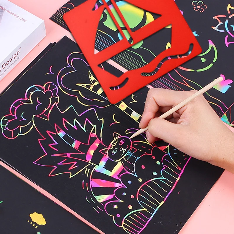 10 pezzi di colore magico arcobaleno scratch art set di carte di carta con 6 pezzi modello cavo per bambini pittura artistica fai da te giocattoli regali per bambini TMZ