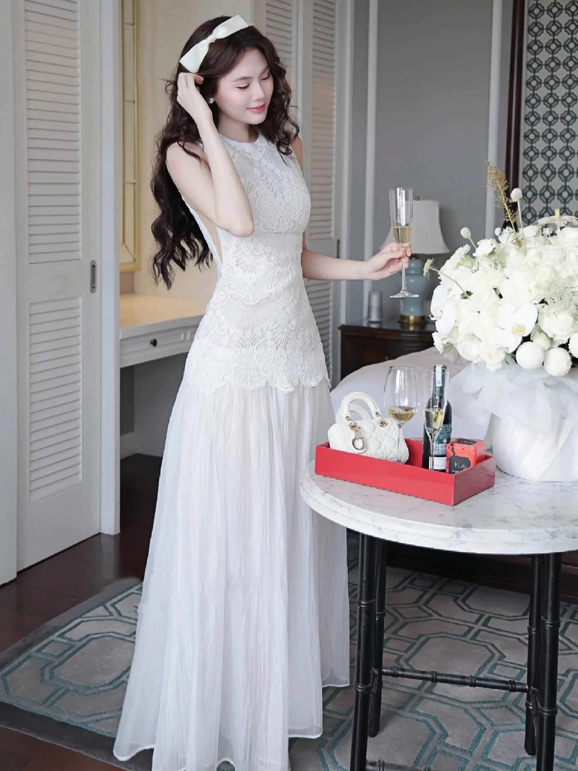 

Elegant White Lace Dress Women's Fashionable Unique Personality Skirt High Waist Short Sleeve Button Closure City Commute