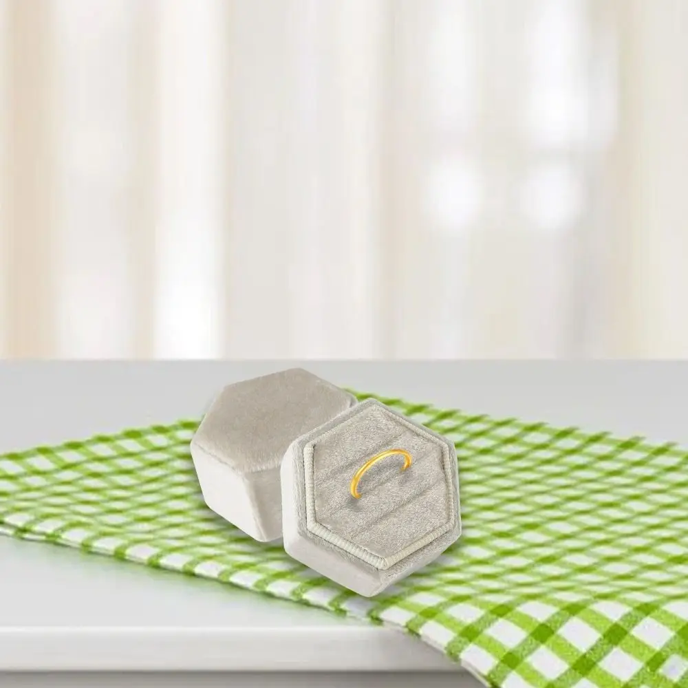 กล่องแหวนเครื่องประดับกำมะหยี่ผู้หญิงหกเหลี่ยม3ช่อง