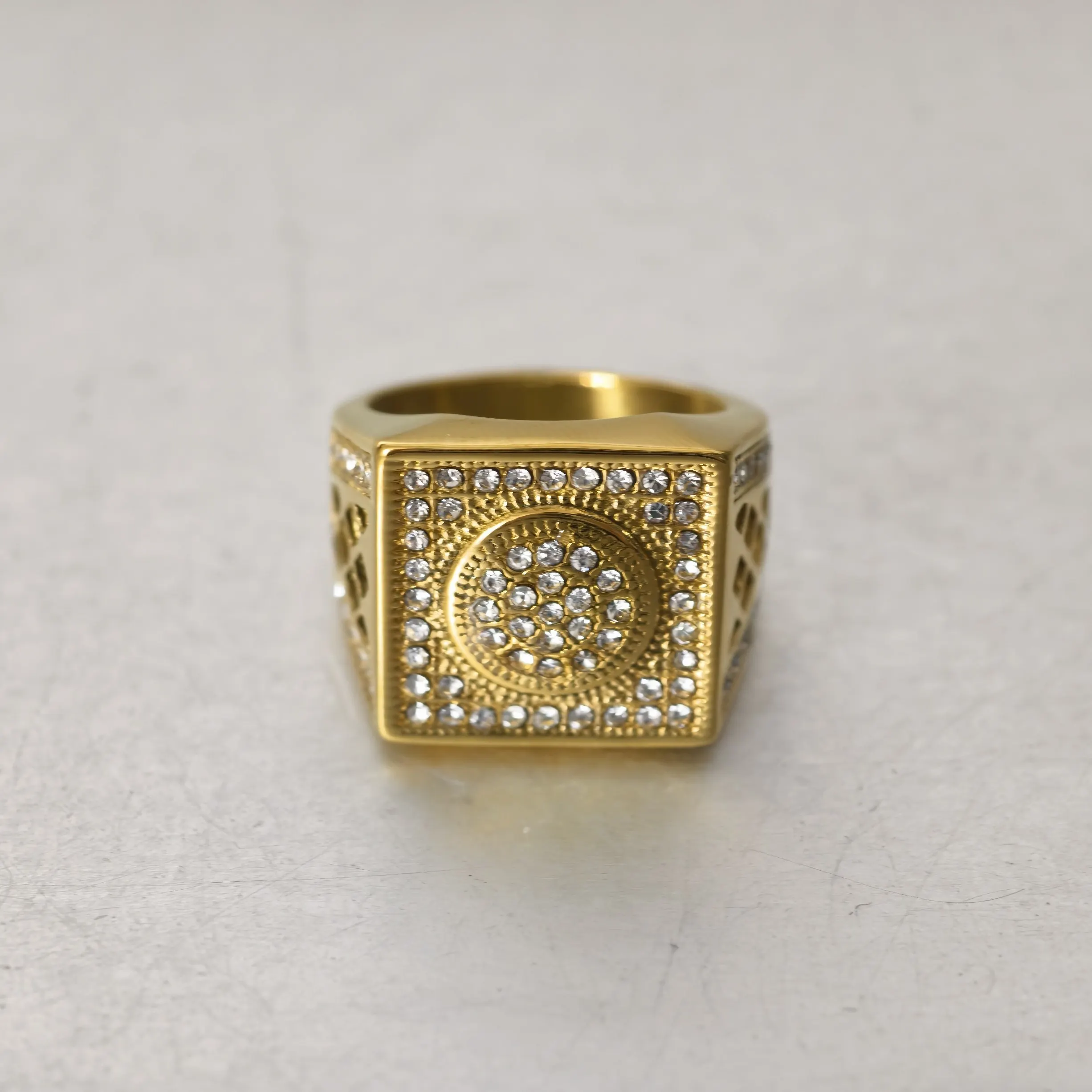 

Hip Hop Men's Iced Out Cubic Zirconia Large Square Rings 316L Stainless Steel Big CZ Cool Male Ring Party Jewelry Dropshipping