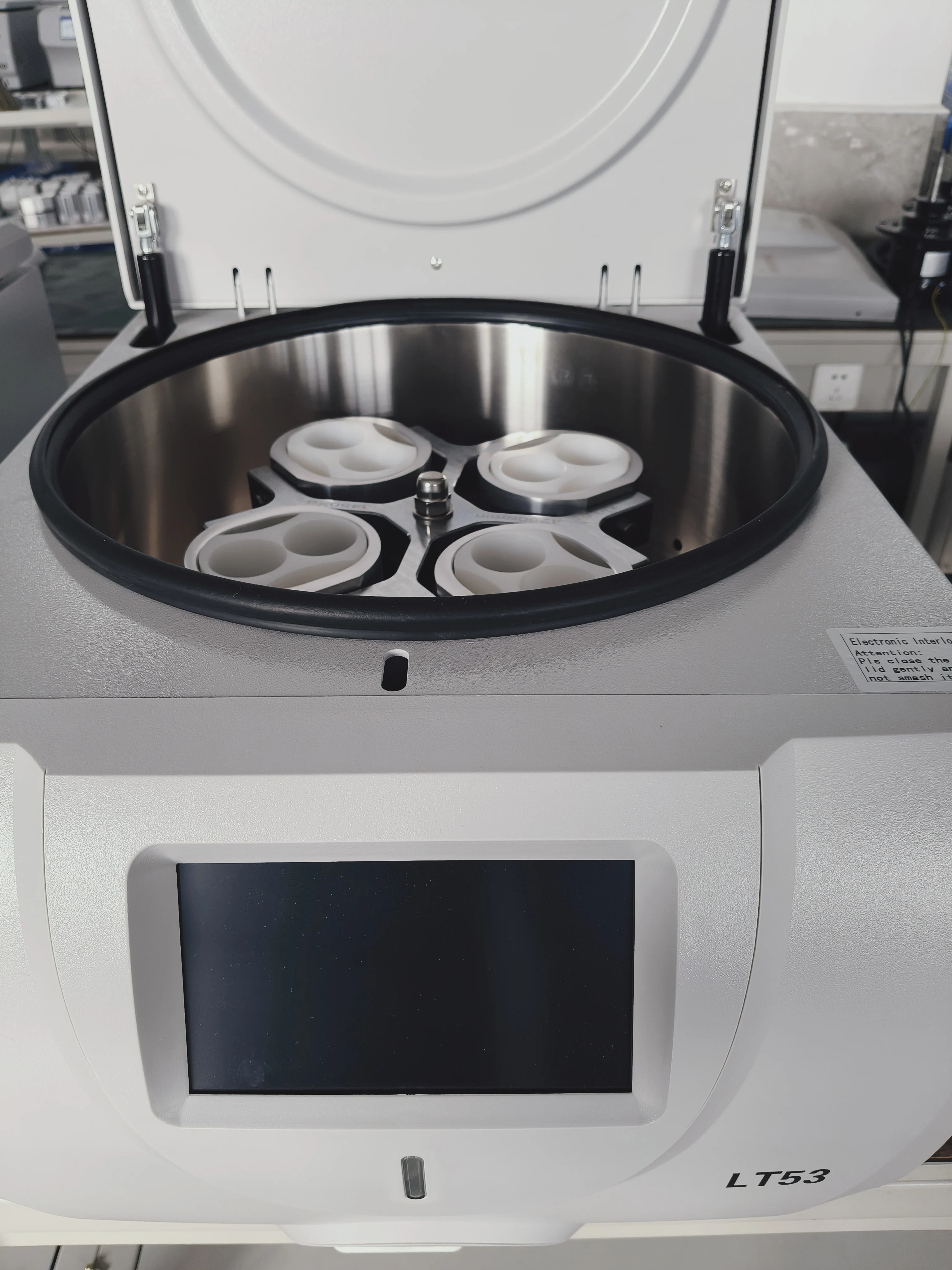 CHINCAN LT53 Benchtop Low Speed Centrifuge 5300rpm Max 4*250ml for Laboratory Use with High Quality