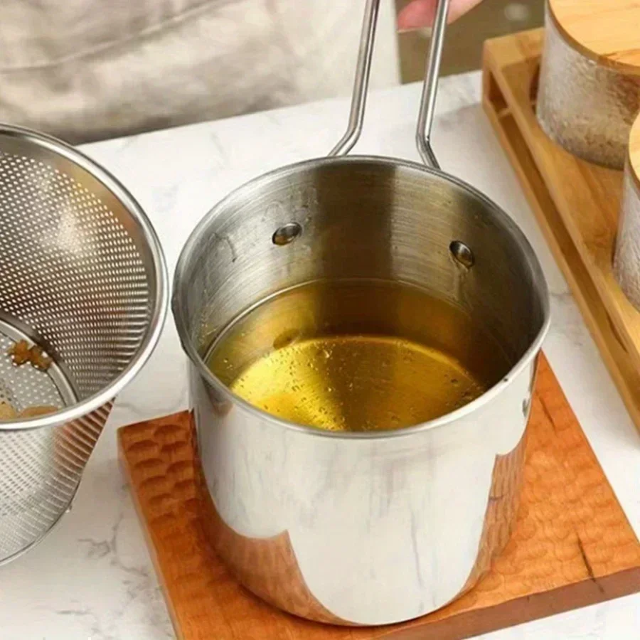stainless steel fryer with French fries and chicken wings, household small oil pot with filter screen, Tianfu Luo pot Finger bot