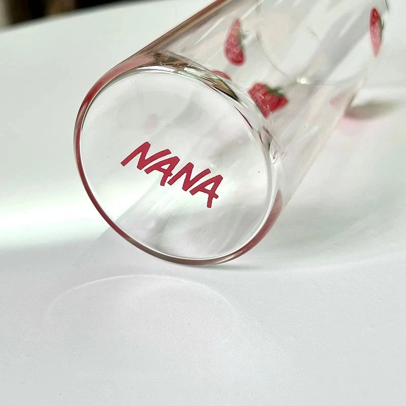 أنيمي نانا أوساكي نانا تأثيري كوب زجاجي للمياه الفراولة طباعة مقاومة للحرارة الحليب نظارات القدح بهلوان أكواب اكسسوارات الدعائم