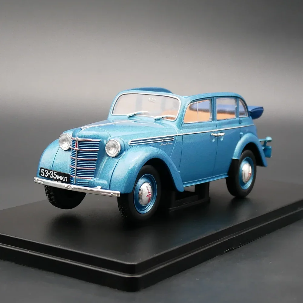 1:24 Scale Moskvich 400-420A Convertible Soviet Alloy Car Model Collection Ornaments