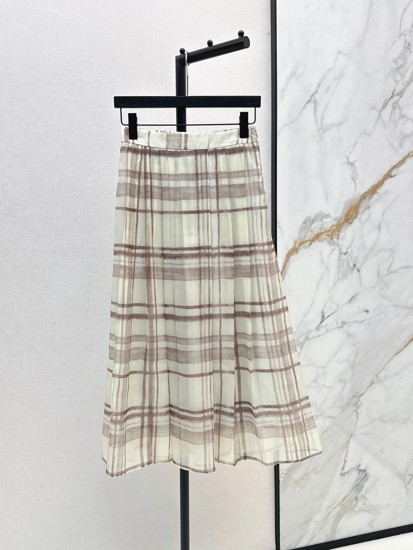The latest vacation style long skirt for spring and summer 2026
