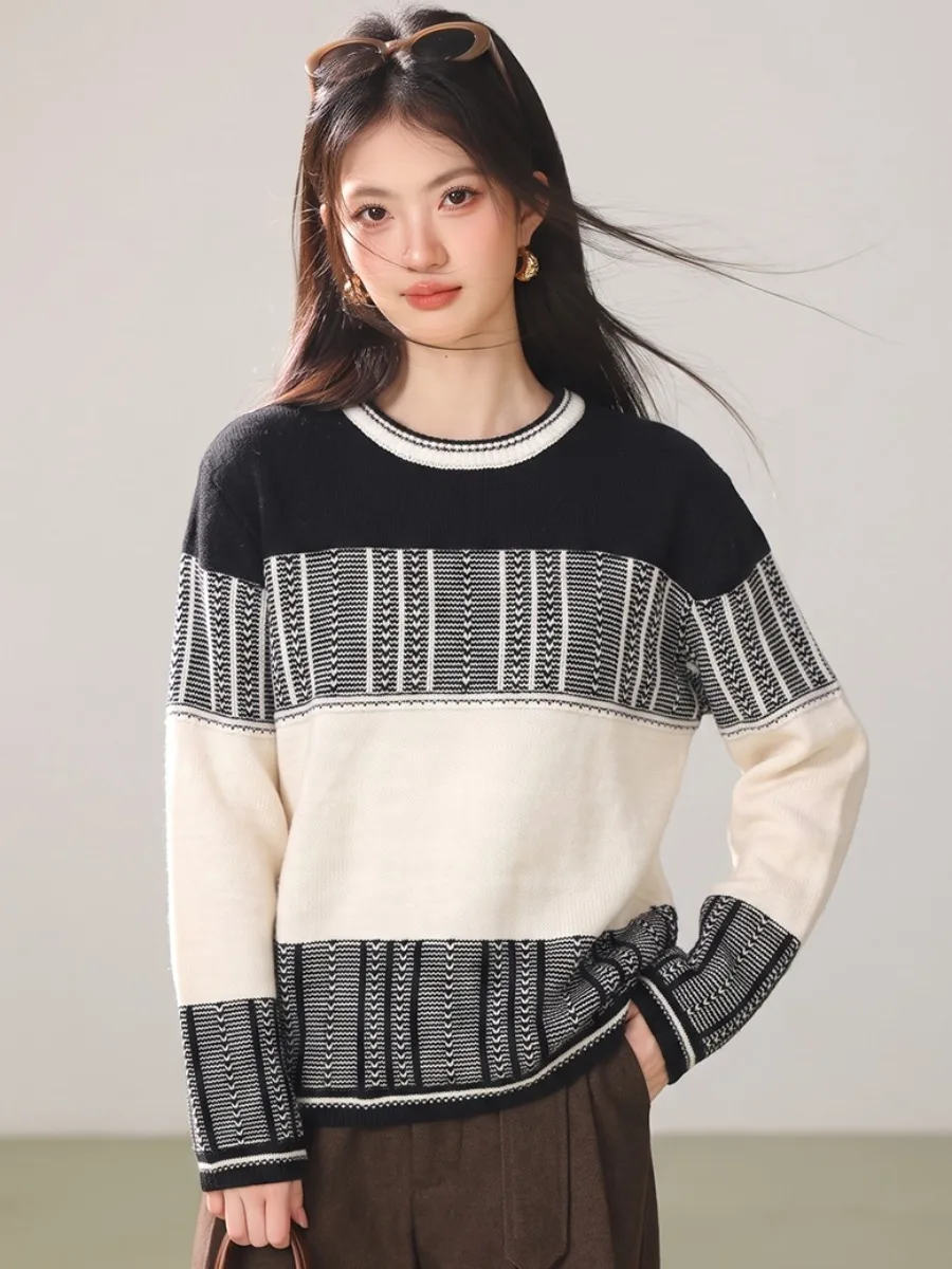 Korean Style Thickened Knitted Sweater Color Block Floral Embroidery Comfortable Base Layer Top for Women Casual Fashion