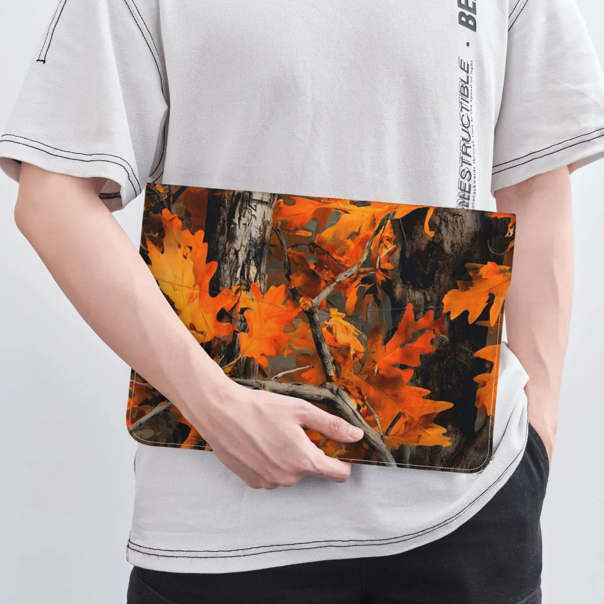 capa-horizontal-para-portatil-em-couro-sintetico-com-padrao-de-folhas-de-carvalho-laranja-camuflagem-de-outono-forro-macio-e-resistente-a-impactos-para-notebooks-de-13-polegadas