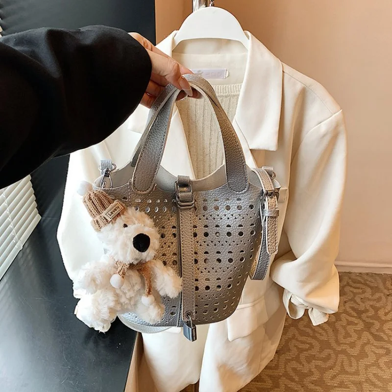 

Модная женская сумка для пригородных поездок с отделением для ноутбука для работы и школы.