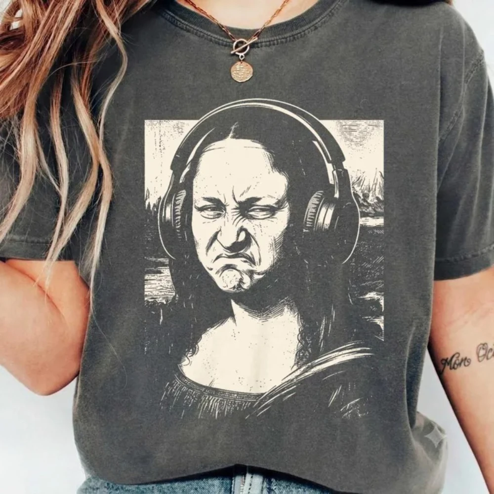 Mona Lisa Bass Face Shirt DJ Studio Headphones Tee Music Lovers Producer T-Shirt Concert Gift Meme Fun Vintage Men's Women Tops