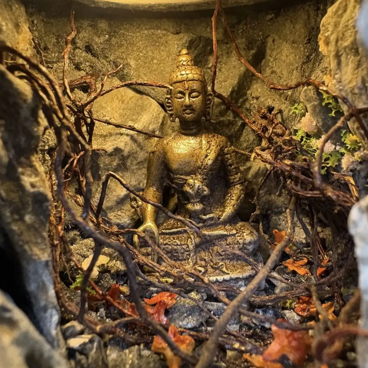 Handcrafted Bhaisajyaguru Medicine Buddha Miniature Scene Ornament, Zen Antique Style, Pure Copper