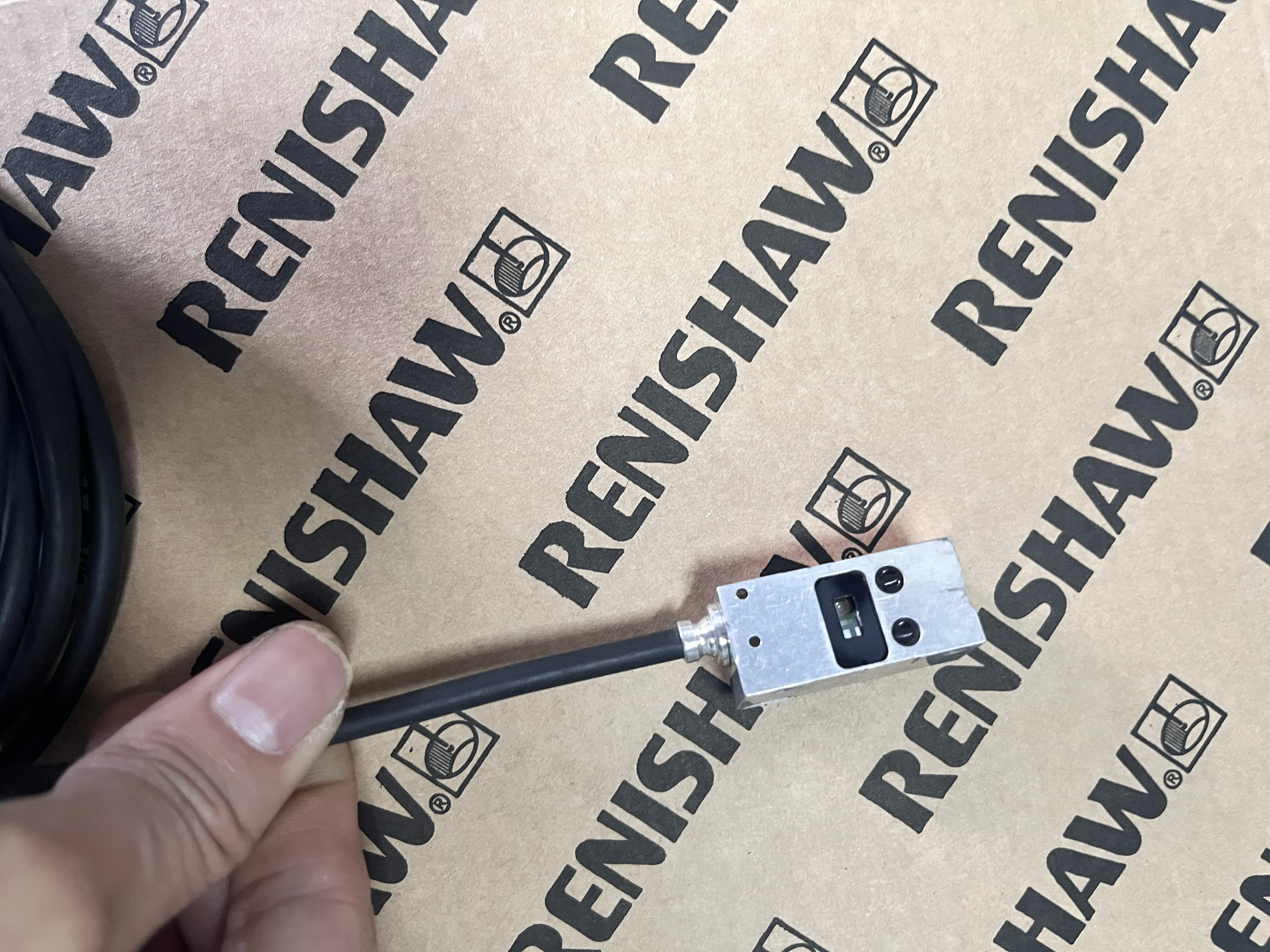 Renishaw's Original Imported Reading Head SR030A, Made In The UK, Shot In Kind. The Quality Is As Shown In The Picture.